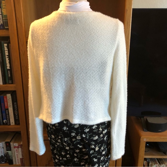 EUC Hollister Tie-Front Cropped Cardigan - Picture 3 of 5